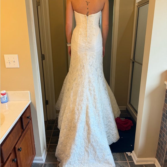 Oleg Cassini Ivory Gown - Picture 4 of 12